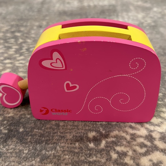 CLASSIC WORLD WOID TOASTER FOR A CHILDS KITCHEN - Picture 3 of 9